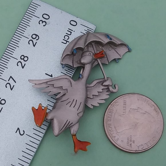 Vintage JJ Jonette duck with an umbrella dancing in the rain  brooch playful - Picture 9 of 12